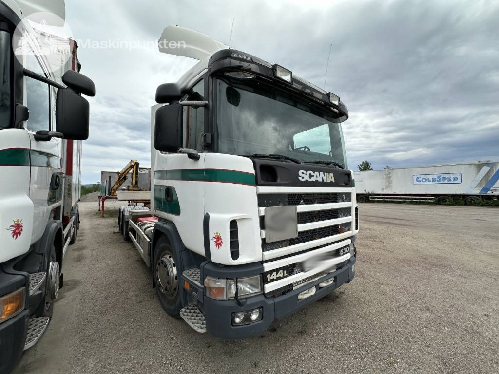 Scania R 124 LB - Грузовик-контейнеровоз/ Сменный кузов: фото 1 Scania R 124 LB - Грузовик-контейнеровоз/ Сменный кузов: фото 1