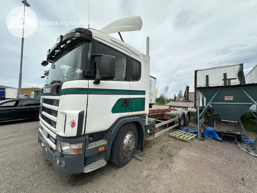 Scania R 124 LB - Грузовик-контейнеровоз/ Сменный кузов: фото 2 Scania R 124 LB - Грузовик-контейнеровоз/ Сменный кузов: фото 2