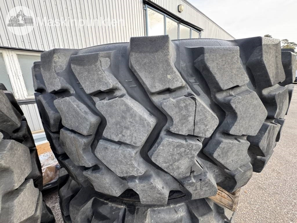 Trelleborg EMR1030 - Шина для Строительной техники: фото 3 Trelleborg EMR1030 - Шина для Строительной техники: фото 3