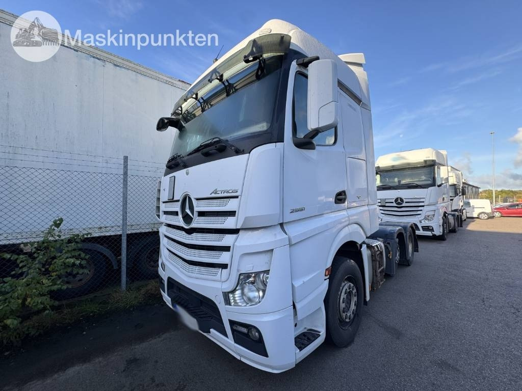 Mercedes-Benz Actros 963-4-D - Тягач: фото 1 Mercedes-Benz Actros 963-4-D - Тягач: фото 1
