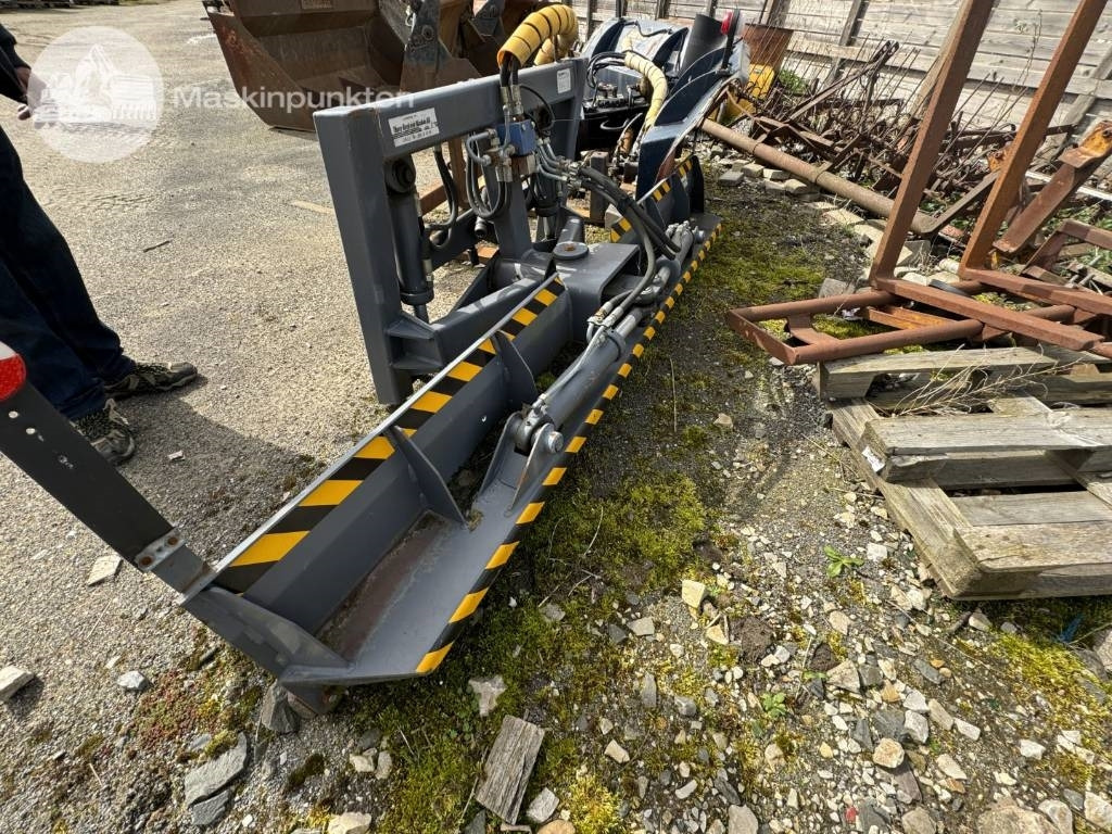 Vilakoneoy Planskrapa - Отвал для Строительной техники: фото 1 Vilakoneoy Planskrapa - Отвал для Строительной техники: фото 1