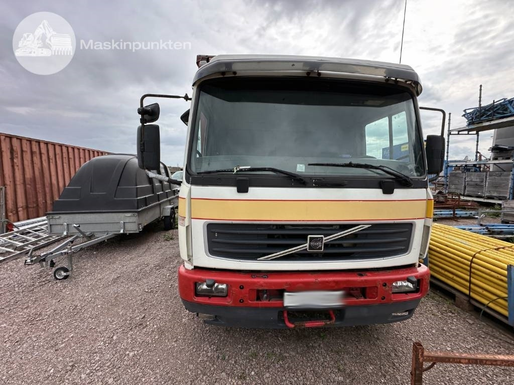 Volvo FL 6 - Грузовик с закрытым кузовом: фото 2 Volvo FL 6 - Грузовик с закрытым кузовом: фото 2