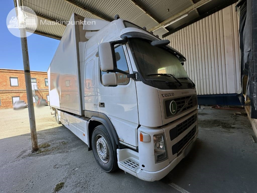 Volvo FM 300  - Грузовик с закрытым кузовом: фото 2 Volvo FM 300  - Грузовик с закрытым кузовом: фото 2