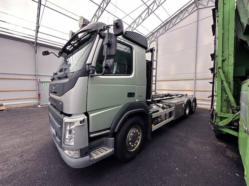 Volvo FM 420 - Крюковой мультилифт: фото 1 Volvo FM 420 - Крюковой мультилифт: фото 1
