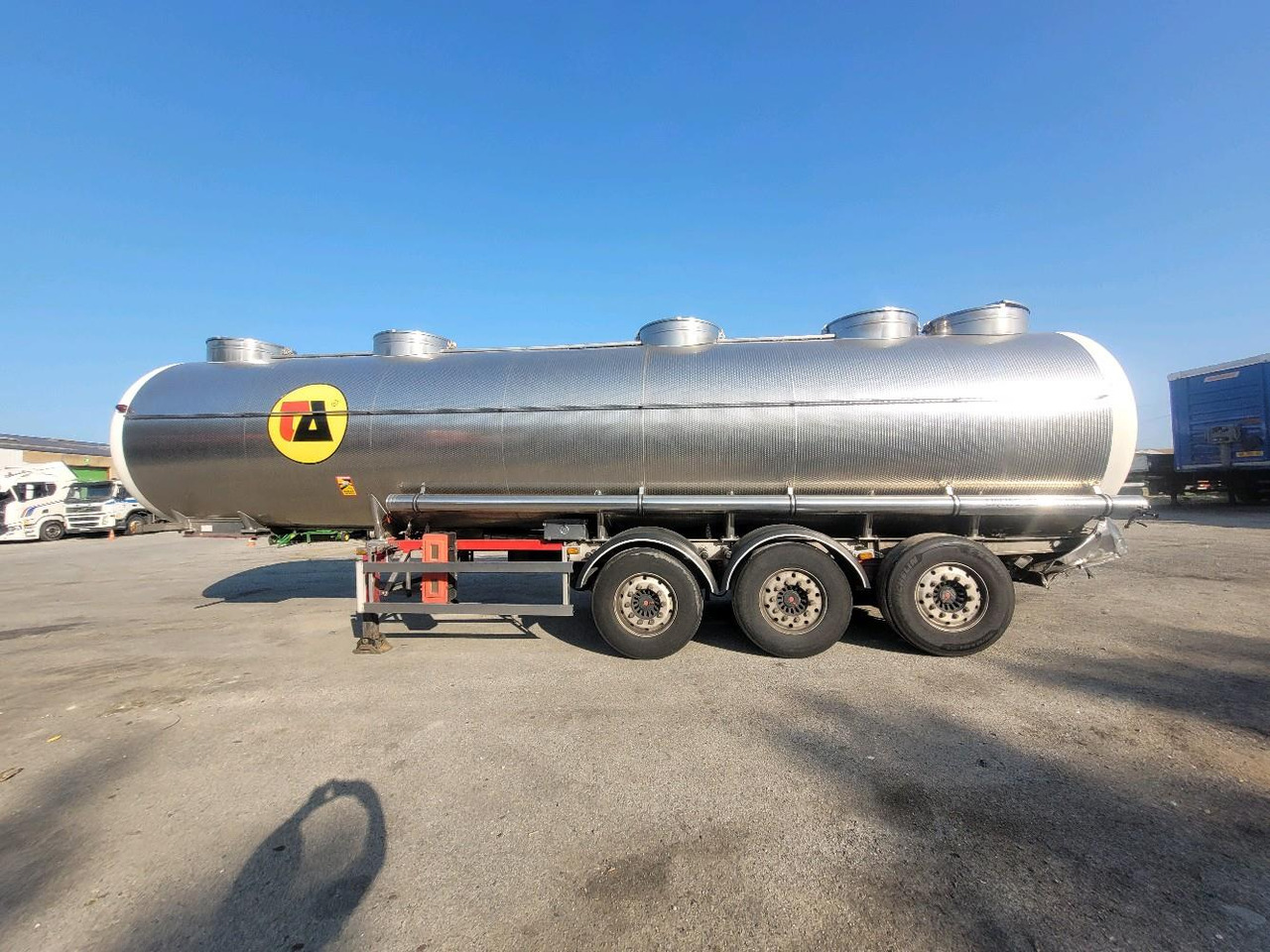 Доильное оборудование, Полуприцеп-цистерна DIVERS SEMI CITERNE LAITI RE FX35DP: фото 8