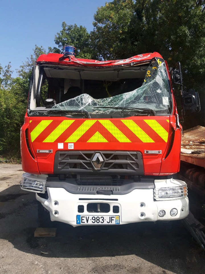 RENAULT D 4X4 TOUT-TERRAIN INCENDIE - Пожарная машина: фото 2 RENAULT D 4X4 TOUT-TERRAIN INCENDIE - Пожарная машина: фото 2