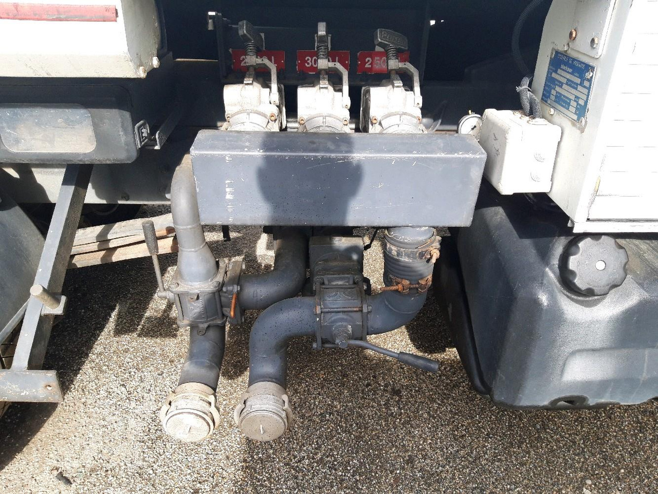 RENAULT MIDLUM CITERNE 7500 в лизинг RENAULT MIDLUM CITERNE 7500: фото 15