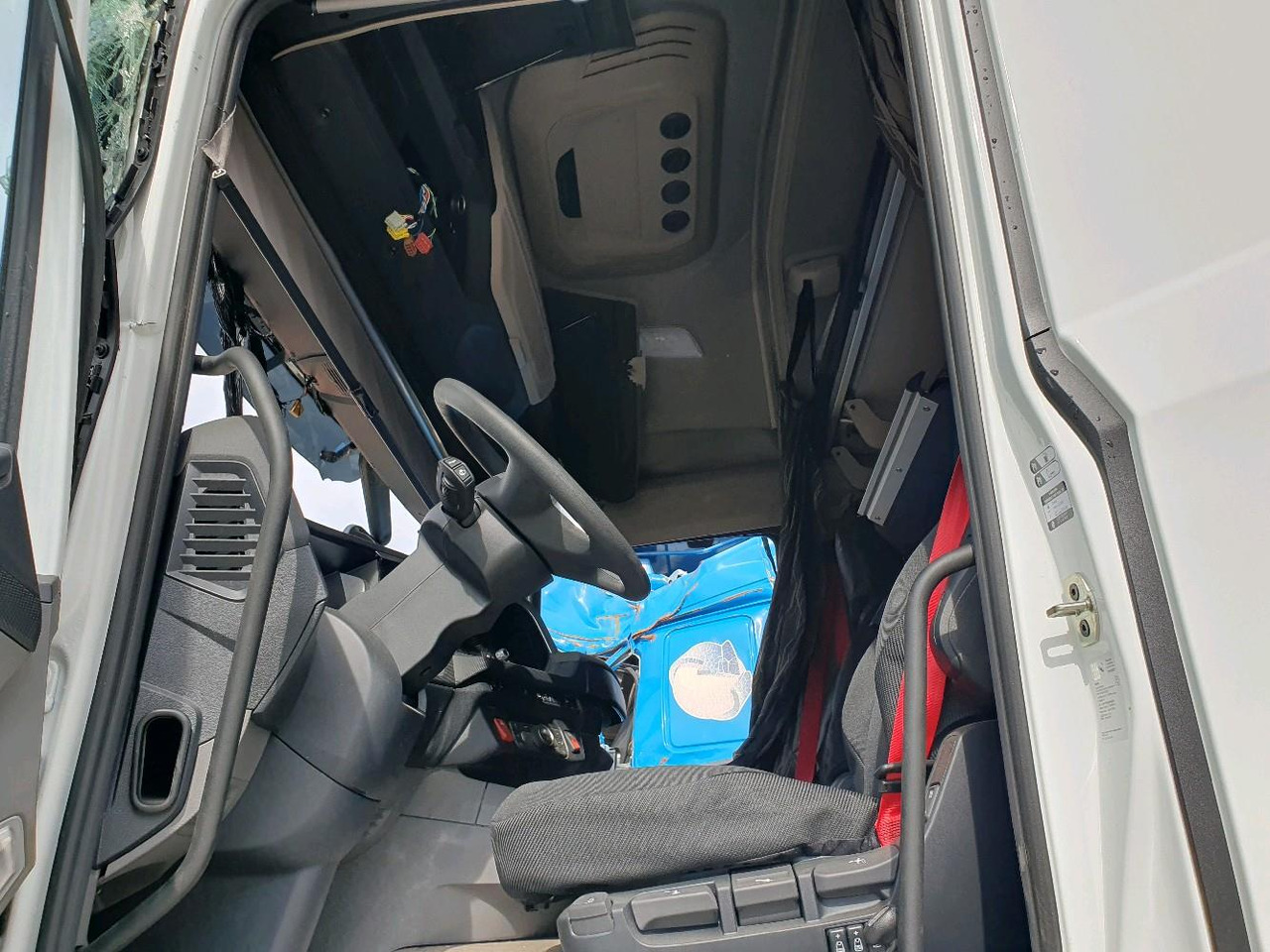 Фото интерьера 3: Тягач DAF XF 480 Фото интерьера 3: Тягач DAF XF 480