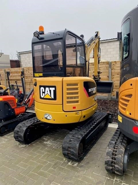 CAT 302.7 D CR - Мини-экскаватор: фото 1 CAT 302.7 D CR - Мини-экскаватор: фото 1