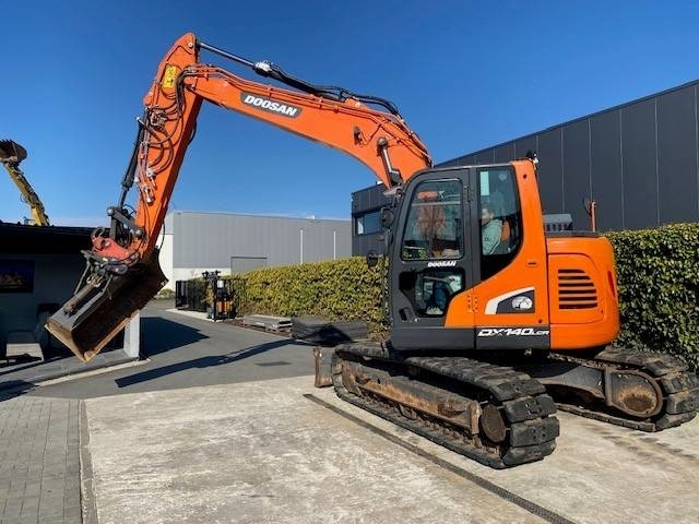 Doosan DX140LCR-5 - Гусеничный экскаватор: фото 1 Doosan DX140LCR-5 - Гусеничный экскаватор: фото 1