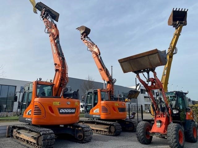 Doosan DX140LCR-5 - Гусеничный экскаватор: фото 1 Doosan DX140LCR-5 - Гусеничный экскаватор: фото 1