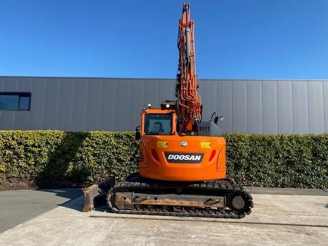 Doosan DX140LCR-5 - Гусеничный экскаватор: фото 1 Doosan DX140LCR-5 - Гусеничный экскаватор: фото 1
