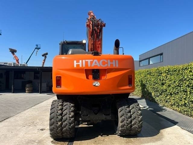 Hitachi 140W-5B - Колёсный экскаватор: фото 2 Hitachi 140W-5B - Колёсный экскаватор: фото 2