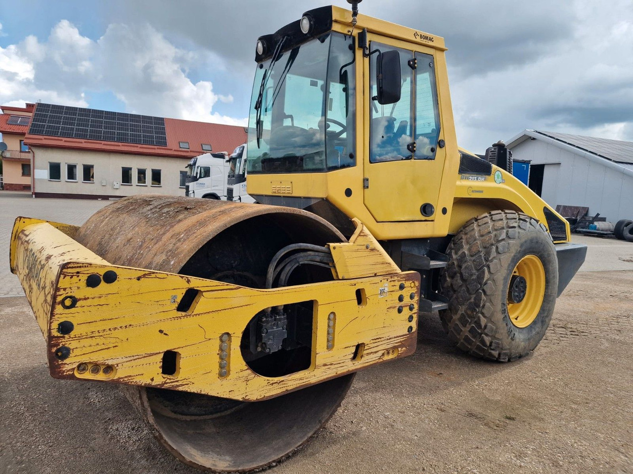 Компактор BOMAG Bw 213 DH-4: фото 1