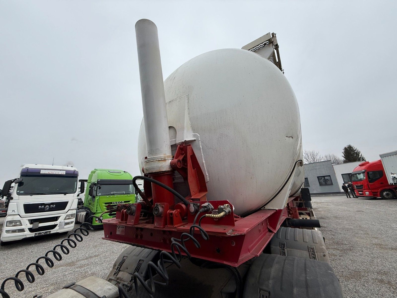 Feldbinder KIP 60.3 SILO AXLE BPW - Полуприцеп цистерна для сыпучих грузов: фото 2 Feldbinder KIP 60.3 SILO AXLE BPW - Полуприцеп цистерна для сыпучих грузов: фото 2