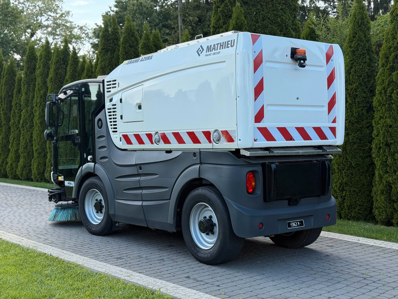 MATHIEU GRAND AZURA MC420 SWEEPER - Подметально-уборочная машина: фото 4 MATHIEU GRAND AZURA MC420 SWEEPER - Подметально-уборочная машина: фото 4