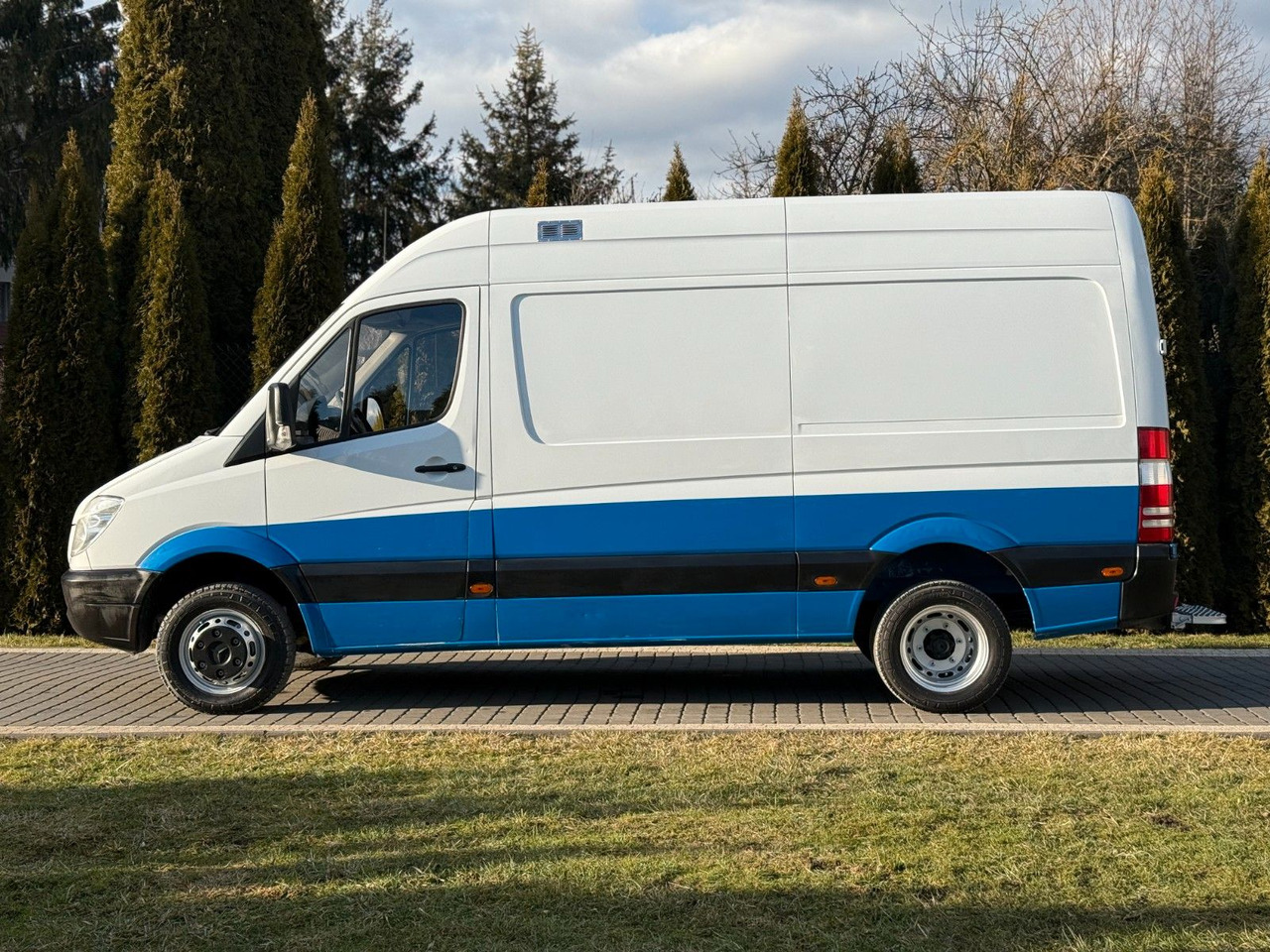 Mercedes-Benz SPRINTER 516 3,5 T FURGON - Фургон с закрытым кузовом: фото 4 Mercedes-Benz SPRINTER 516 3,5 T FURGON - Фургон с закрытым кузовом: фото 4
