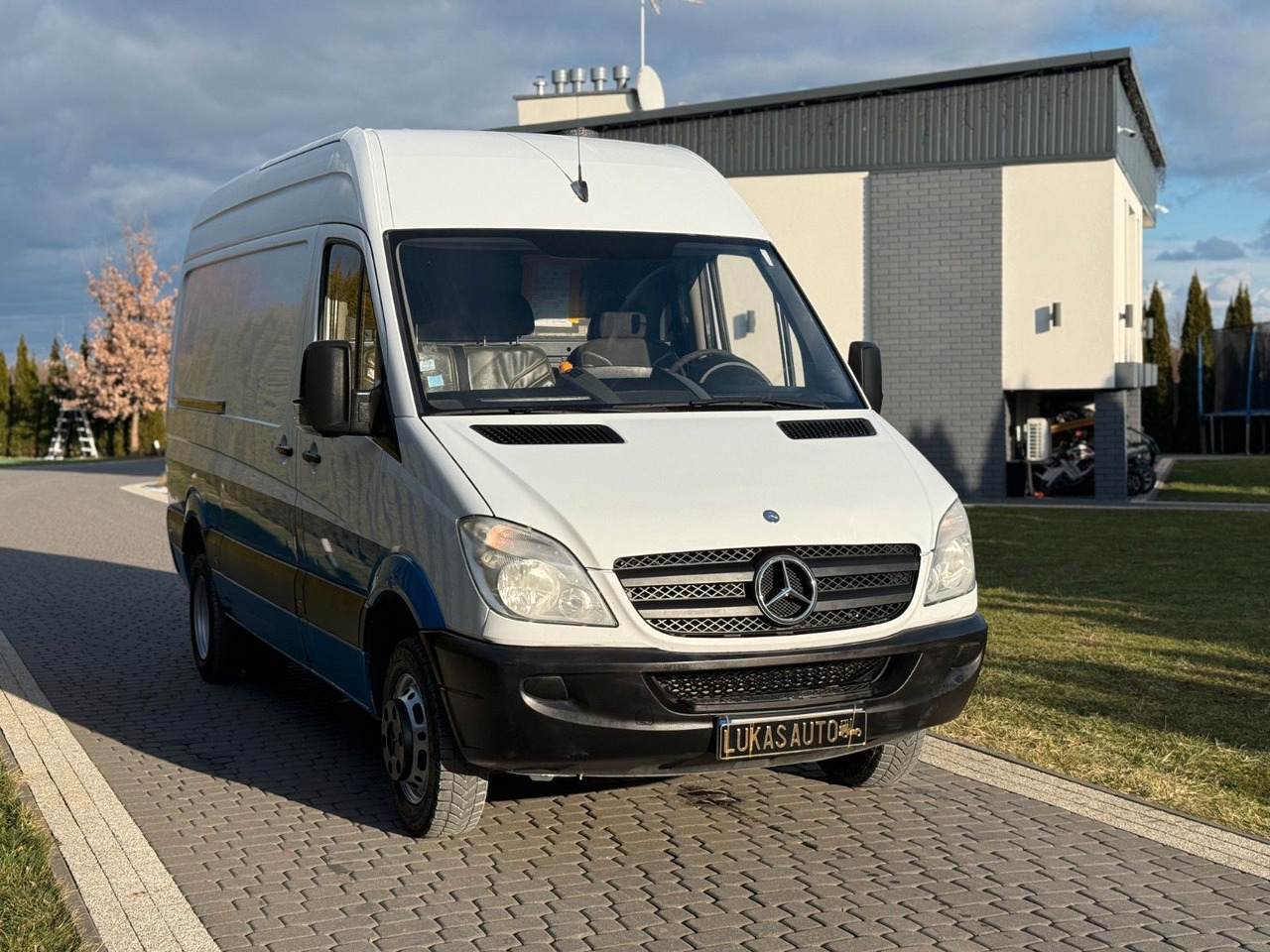 Mercedes-Benz SPRINTER 516 3,5 T FURGON - Фургон с закрытым кузовом: фото 3 Mercedes-Benz SPRINTER 516 3,5 T FURGON - Фургон с закрытым кузовом: фото 3