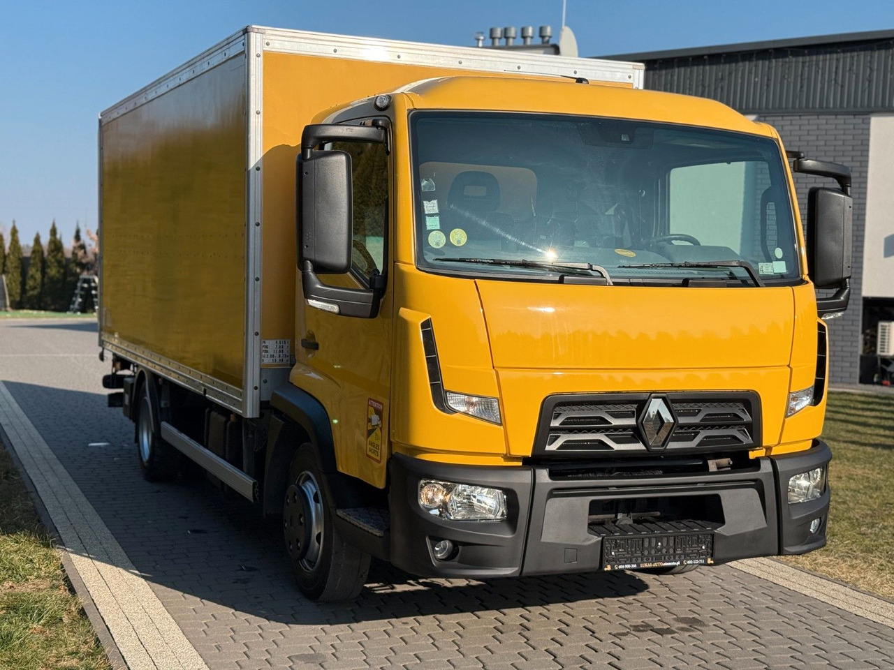 Renault D 7.5 AUTOMATIC BOX - Грузовик с закрытым кузовом: фото 1 Renault D 7.5 AUTOMATIC BOX - Грузовик с закрытым кузовом: фото 1