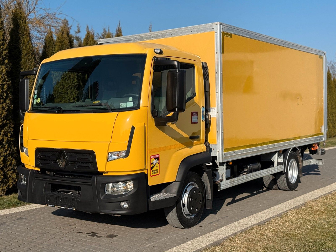 Renault D 7.5 AUTOMATIC BOX - Грузовик с закрытым кузовом: фото 3 Renault D 7.5 AUTOMATIC BOX - Грузовик с закрытым кузовом: фото 3