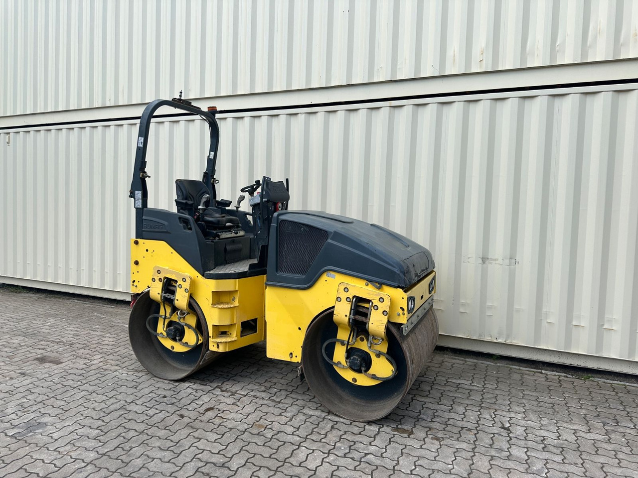 BOMAG BW135AD-5 / 2016 BJ / 1.203 H / 3.9 Tonnen - Дорожный каток: фото 4 BOMAG BW135AD-5 / 2016 BJ / 1.203 H / 3.9 Tonnen - Дорожный каток: фото 4
