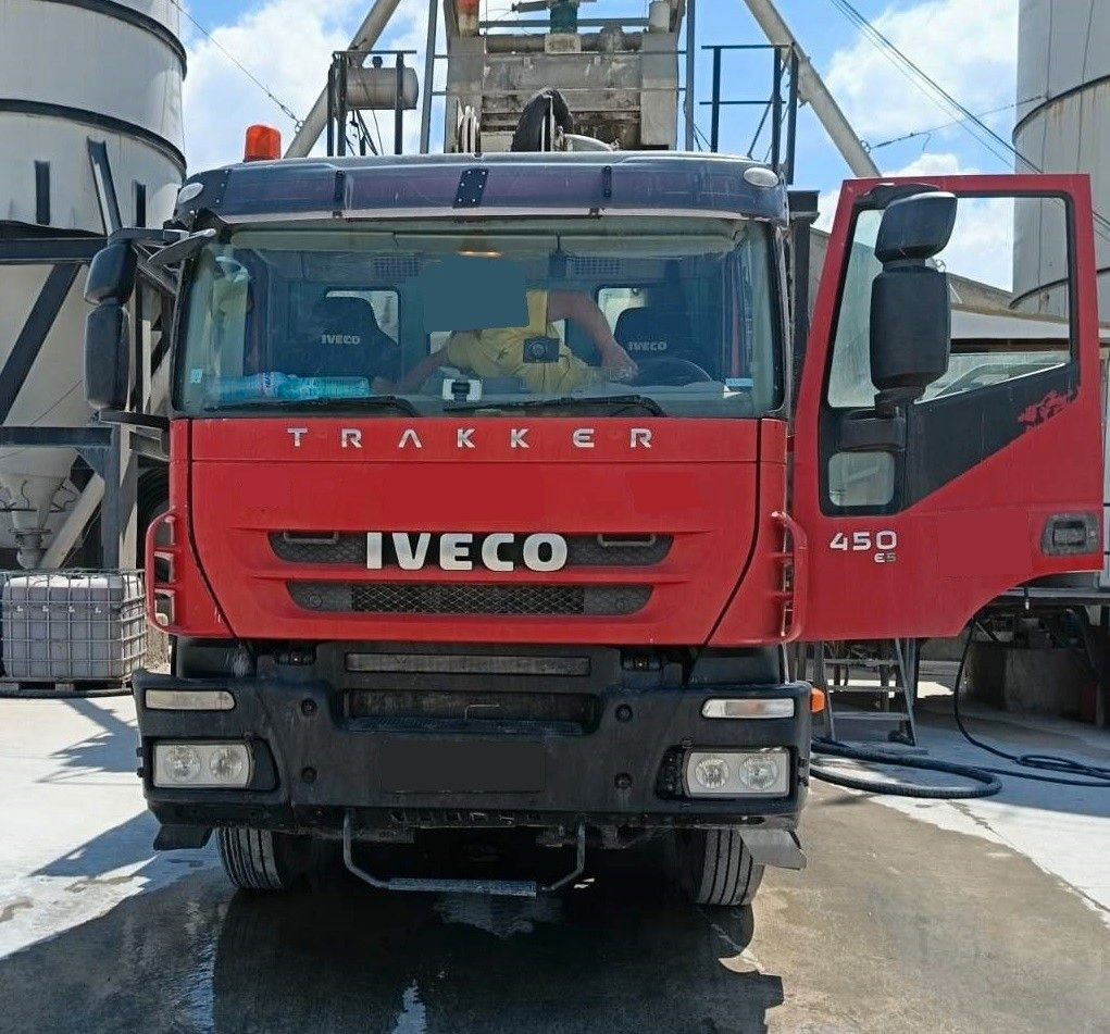 Iveco TRAKKER 450 COIME 35 - Автобетононасос: фото 2 Iveco TRAKKER 450 COIME 35 - Автобетононасос: фото 2