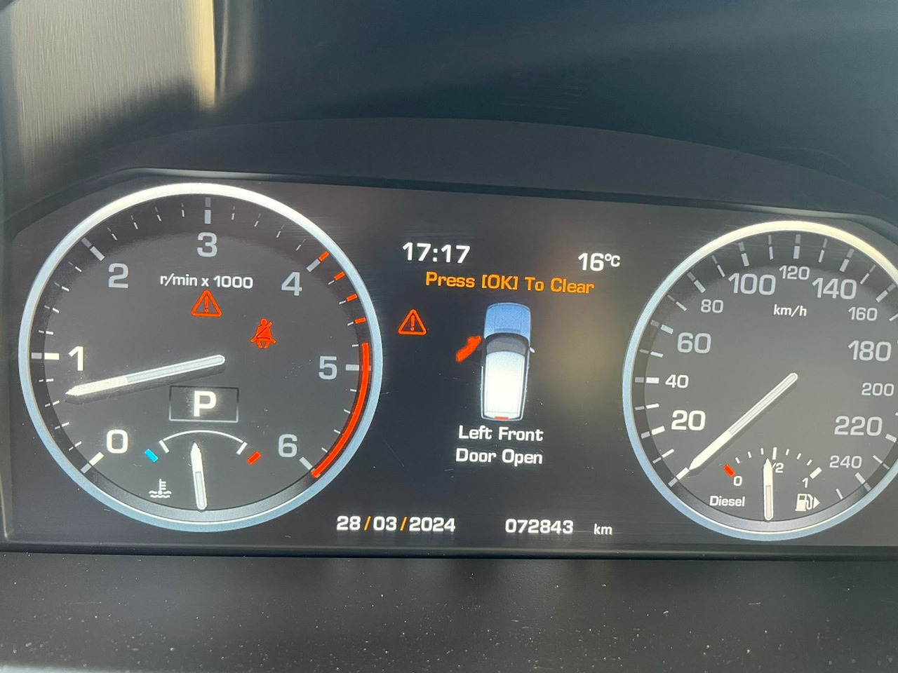 Внедорожник Land Rover Range Rover Vogue 4.4 TDV8: фото 17