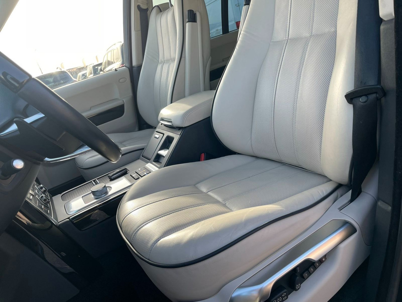Внедорожник Land Rover Range Rover Vogue 4.4 TDV8: фото 15