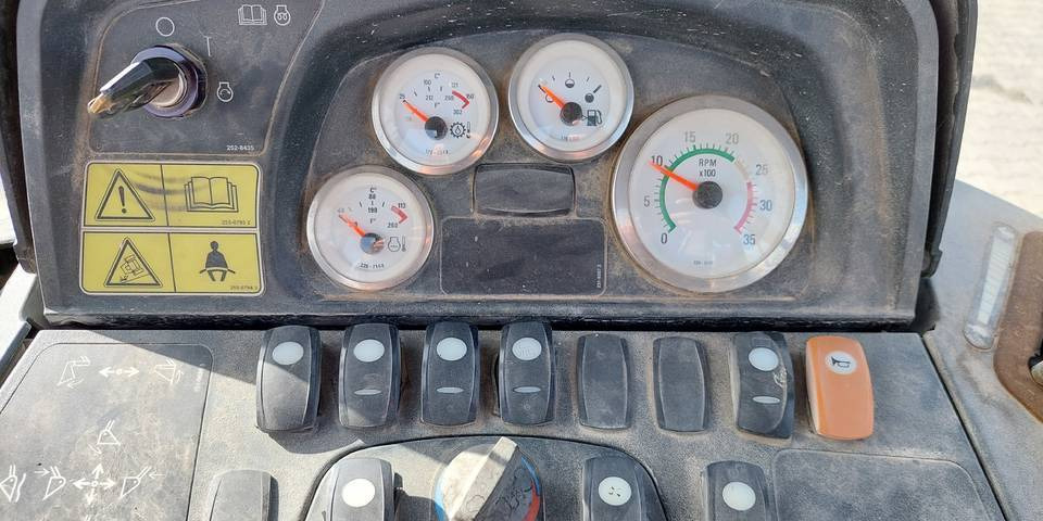 Экскаватор-погрузчик CAT Caterpillar 428E: фото 11 Экскаватор-погрузчик CAT Caterpillar 428E: фото 11