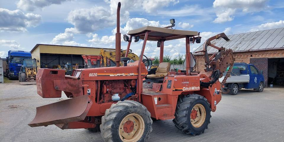 Koparka łańcuchowa Ditch Witch 8020 85KM - Траншеекопатель: фото 4 Koparka łańcuchowa Ditch Witch 8020 85KM - Траншеекопатель: фото 4