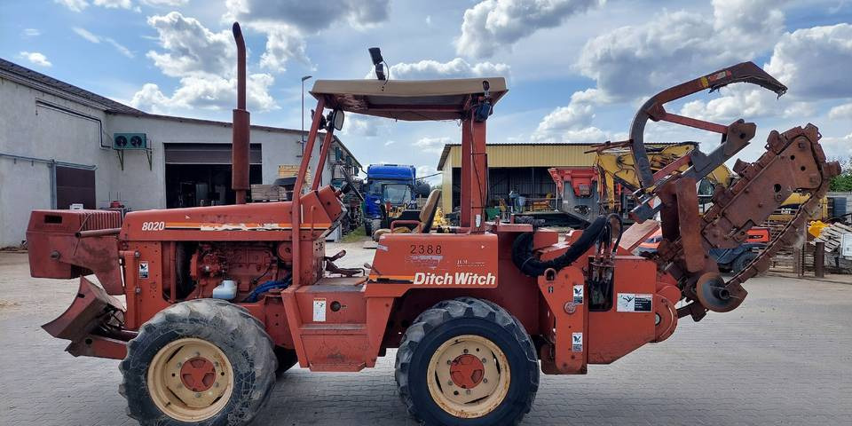 Koparka łańcuchowa Ditch Witch 8020 85KM - Траншеекопатель: фото 5 Koparka łańcuchowa Ditch Witch 8020 85KM - Траншеекопатель: фото 5