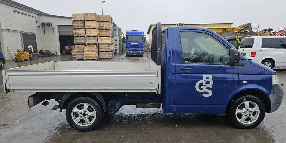 Volkswagen Transporter T5 2.5 skrzynia FV23% klima automat Webasto - Малотоннажный бортовой грузовик: фото 5 Volkswagen Transporter T5 2.5 skrzynia FV23% klima automat Webasto - Малотоннажный бортовой грузовик: фото 5