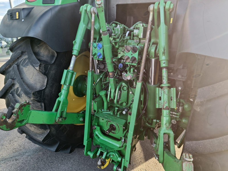 Трактор John Deere 6140R: фото 12 Трактор John Deere 6140R: фото 12