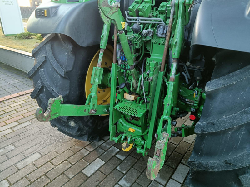 Трактор John Deere 6155R: фото 8