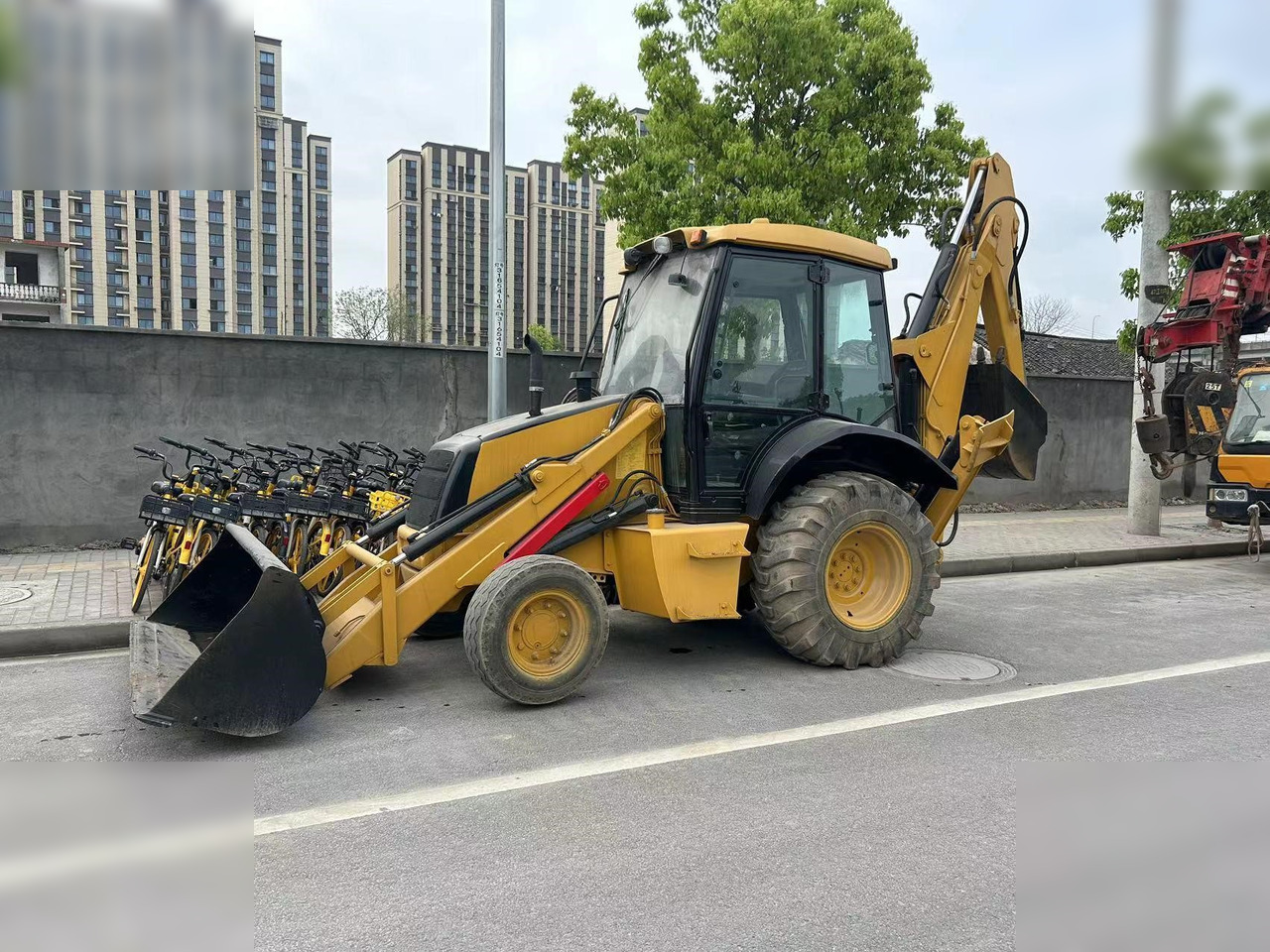 CASE 580 - Экскаватор-погрузчик: фото 1 CASE 580 - Экскаватор-погрузчик: фото 1