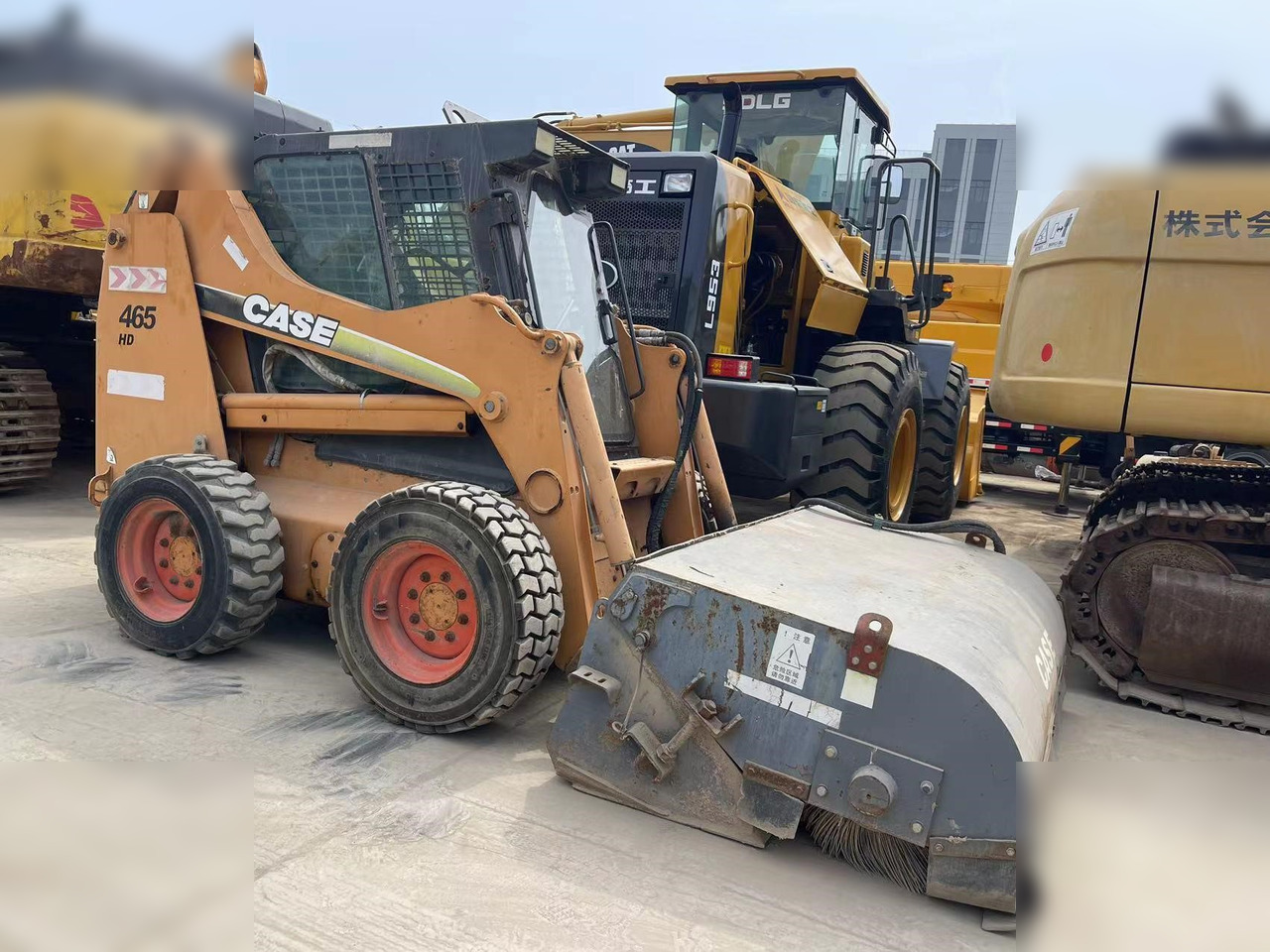 CASE 85XT - Мини-погрузчик с бортовым поворотом: фото 3 CASE 85XT - Мини-погрузчик с бортовым поворотом: фото 3