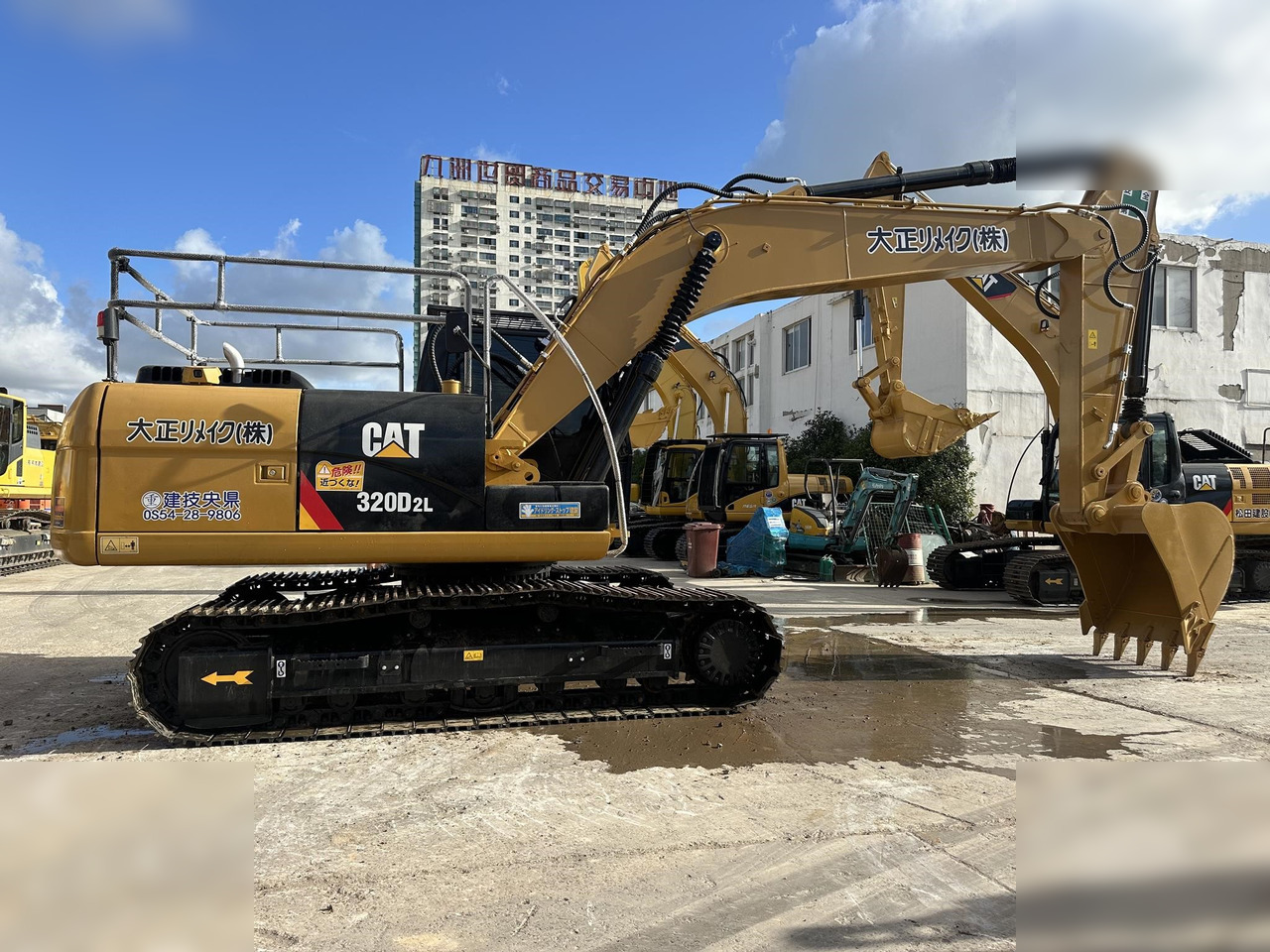 CATERPILLAR 320D - Гусеничный экскаватор: фото 1 CATERPILLAR 320D - Гусеничный экскаватор: фото 1