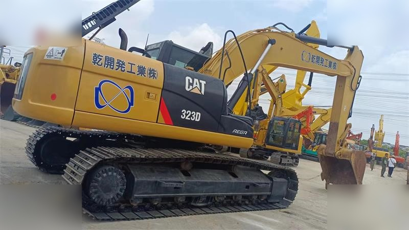 CATERPILLAR 323D - Гусеничный экскаватор: фото 1 CATERPILLAR 323D - Гусеничный экскаватор: фото 1