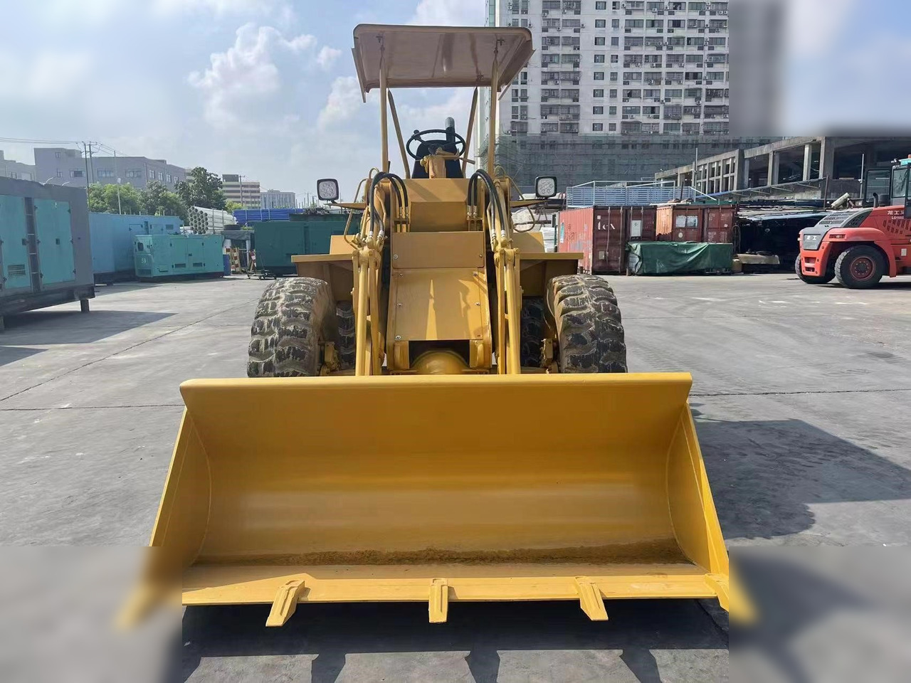 Колёсный погрузчик CATERPILLAR 910: фото 6