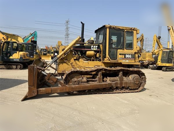 CATERPILLAR D6G - Бульдозер: фото 3 CATERPILLAR D6G - Бульдозер: фото 3