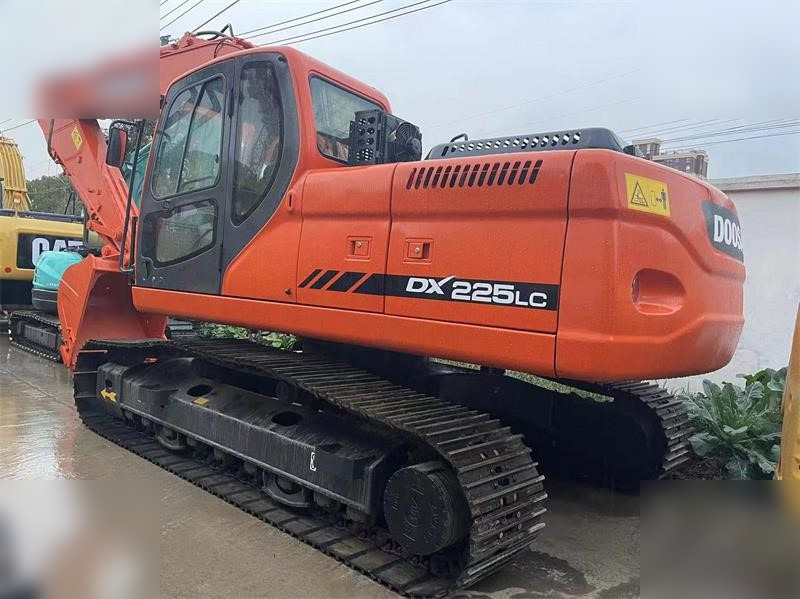 DOOSAN DX225 LC-5 - Гусеничный экскаватор: фото 1 DOOSAN DX225 LC-5 - Гусеничный экскаватор: фото 1