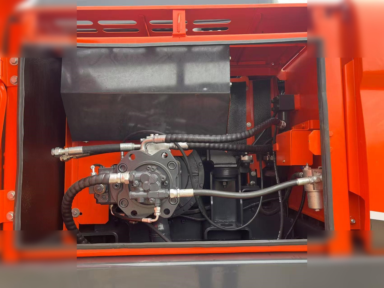 Гусеничный экскаватор DOOSAN DX225 LC: фото 7