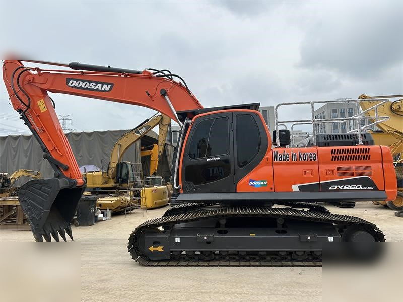 DOOSAN DX260 LC - Гусеничный экскаватор: фото 1 DOOSAN DX260 LC - Гусеничный экскаватор: фото 1