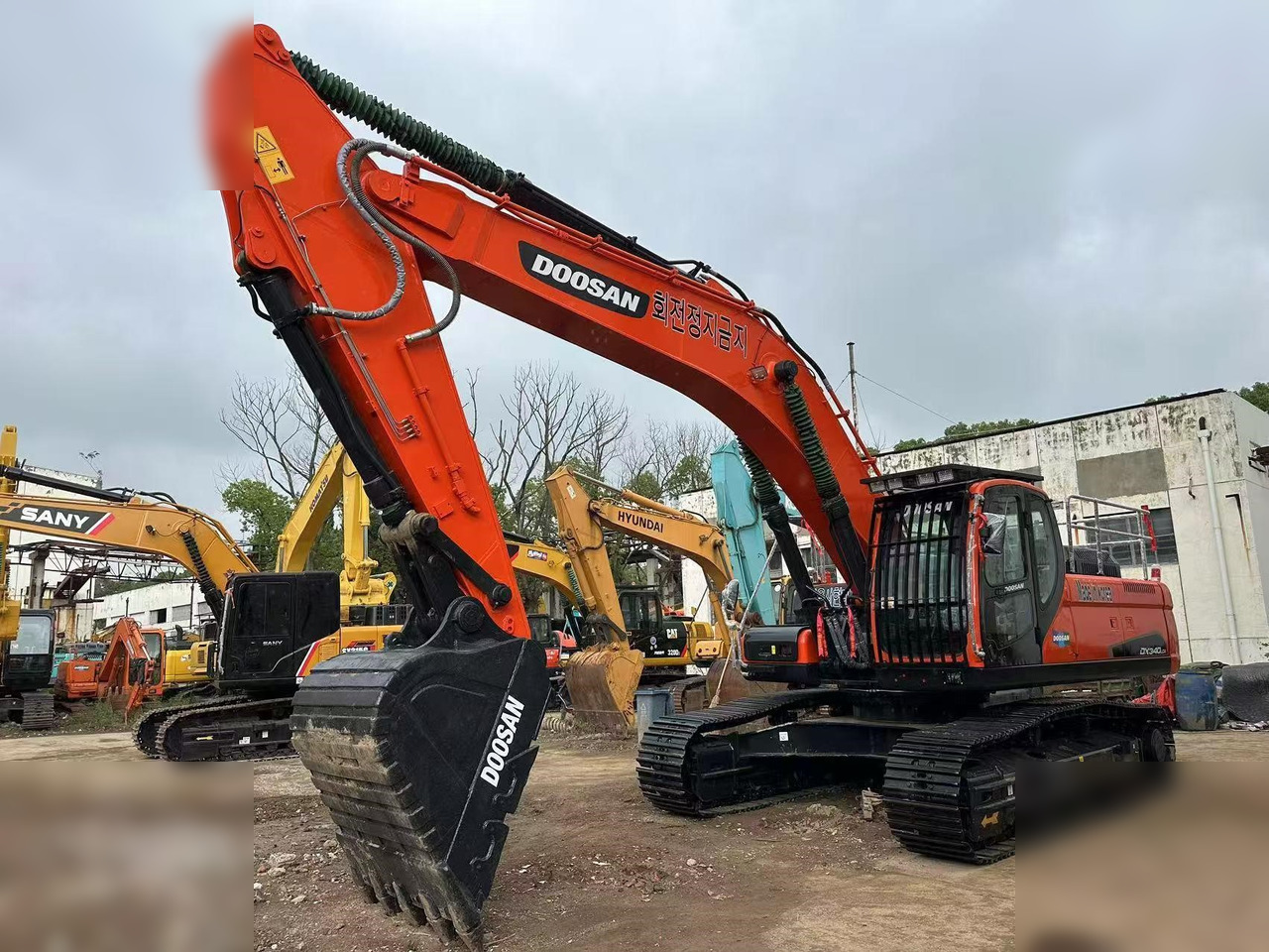 DOOSAN DX340 LCA - Гусеничный экскаватор: фото 2 DOOSAN DX340 LCA - Гусеничный экскаватор: фото 2
