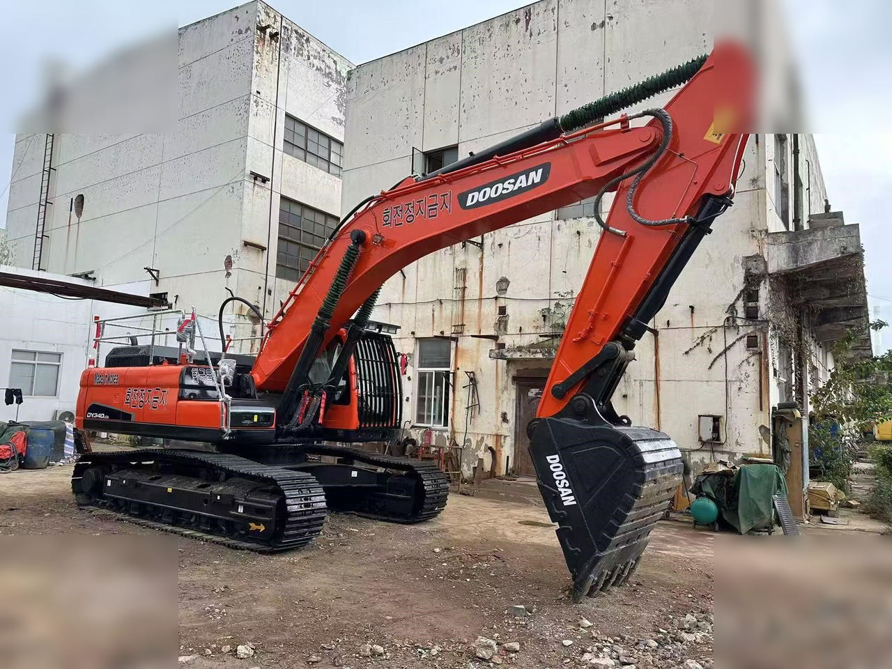 DOOSAN DX340 LCA - Гусеничный экскаватор: фото 3 DOOSAN DX340 LCA - Гусеничный экскаватор: фото 3
