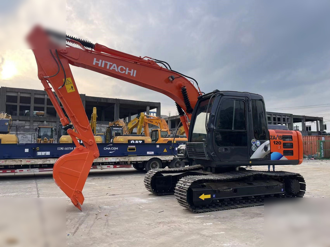 HITACHI ZX120 - Гусеничный экскаватор: фото 4 HITACHI ZX120 - Гусеничный экскаватор: фото 4