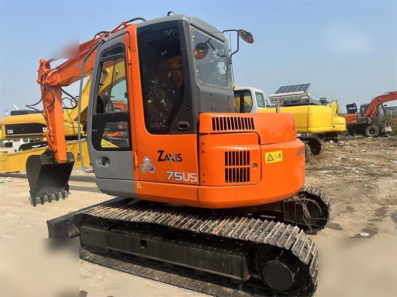 HITACHI ZX75US - Гусеничный экскаватор: фото 2 HITACHI ZX75US - Гусеничный экскаватор: фото 2