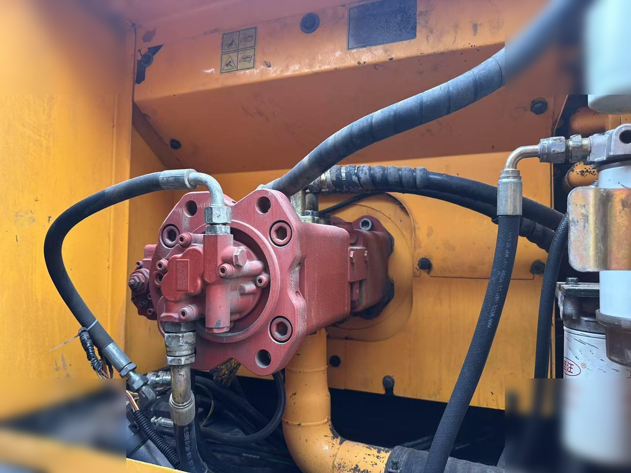 HYUNDAI ROBEX 210 LC-7 - Гусеничный экскаватор: фото 4 HYUNDAI ROBEX 210 LC-7 - Гусеничный экскаватор: фото 4