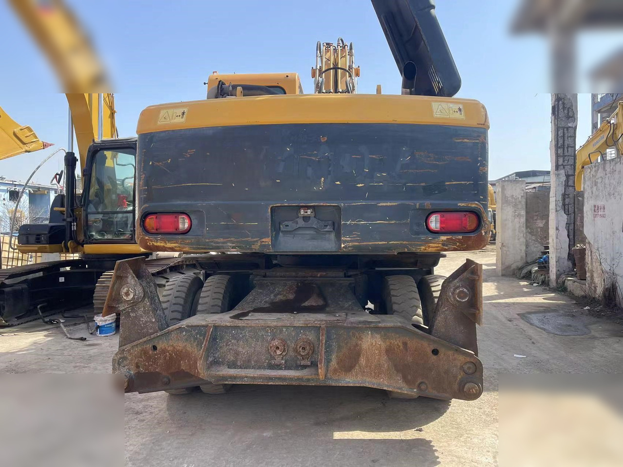 HYUNDAI ROBEX 210W-9 - Колёсный экскаватор: фото 4 HYUNDAI ROBEX 210W-9 - Колёсный экскаватор: фото 4