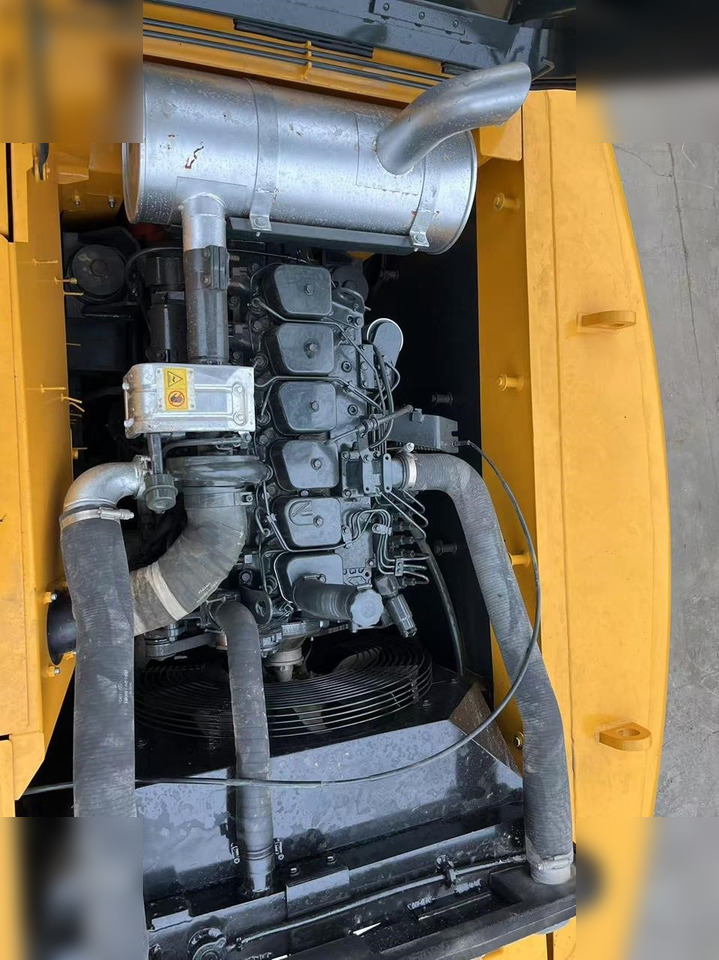 Колёсный экскаватор HYUNDAI ROBEX 210W-9S: фото 6 Колёсный экскаватор HYUNDAI ROBEX 210W-9S: фото 6